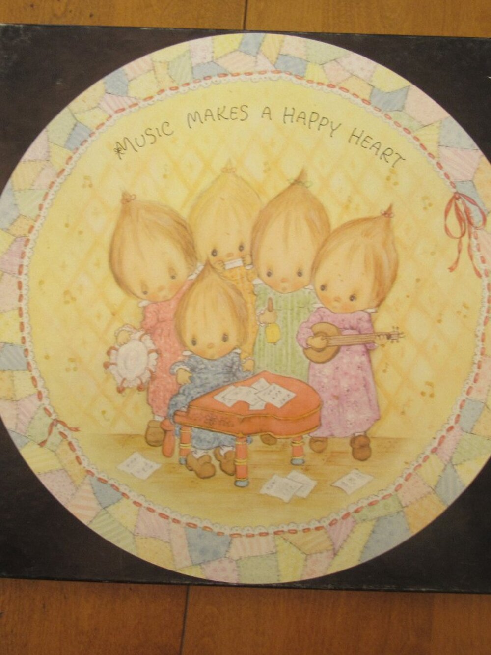 Vintage Springbok Betsey Clark MUSIC MAKES A HAPPY HEART Puzzle Complete Round
